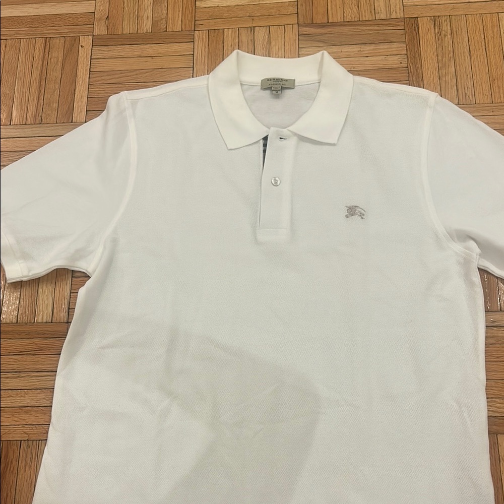 Burberry men’s Classic White Polo Shirt with Textured Fabric